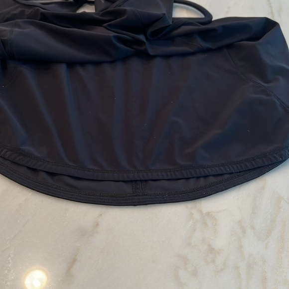 Lululemon black size 12 mesh Back keyhole loosefitting top. Very good shape. 👍 - Picture 10 of 10